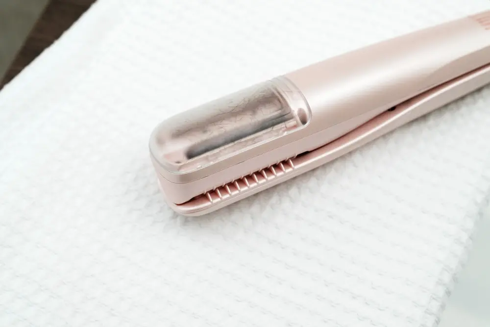 Преса, Beurer HT 22 Split end trimmer, 2h operating time, Incl. cleaning brush and USB cable, Collection chamber, LED display, Transport lock - image 2