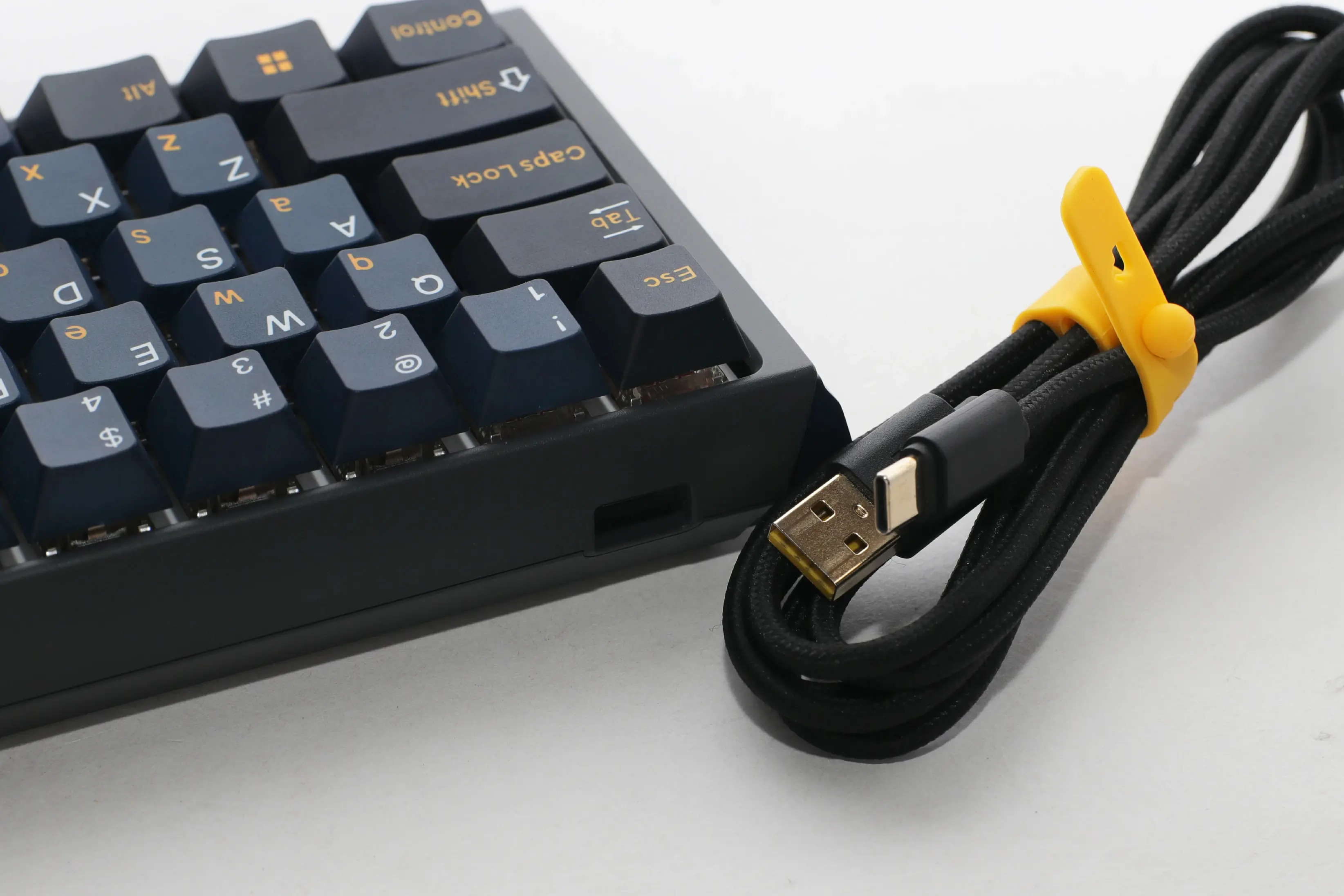 Ducky професионална геймърска механична клавиатура Professional Gaming Mechanical Keyboard One 3 Pro Mini Nazca Line - 8K, Cherry MX2A RGB Brown [Tactile] - image 10