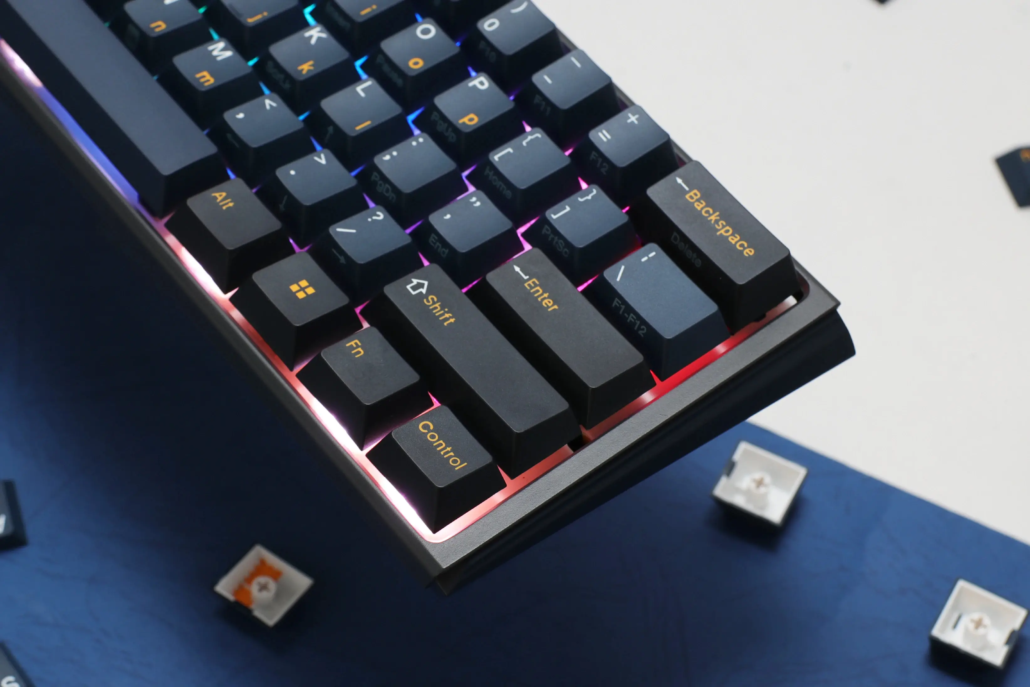 Ducky професионална геймърска механична клавиатура Professional Gaming Mechanical Keyboard One 3 Pro Mini Nazca Line - 8K, Cherry MX2A RGB Brown [Tactile] - image 11