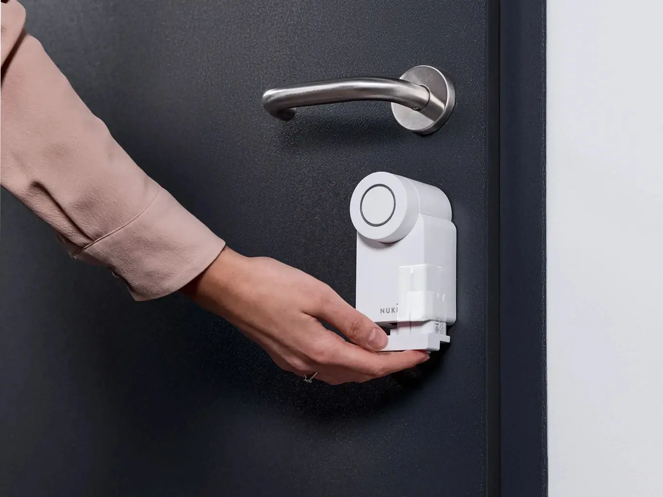 Nuki смарт ключалка за врата Smart Lock Go - image 3