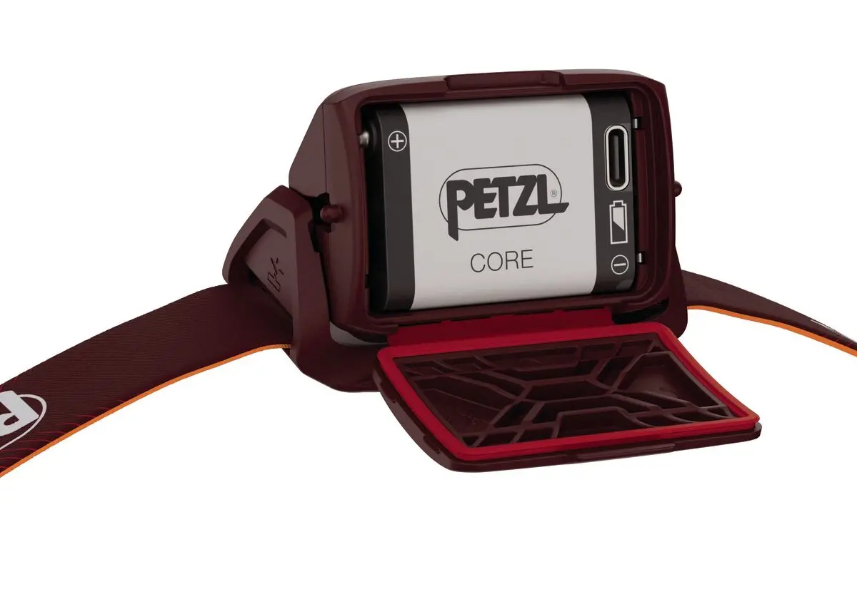 Челник PETZL ACTIK CORE 2025, Акумулаторна батерия, 625 Лумена, Червен - image 4