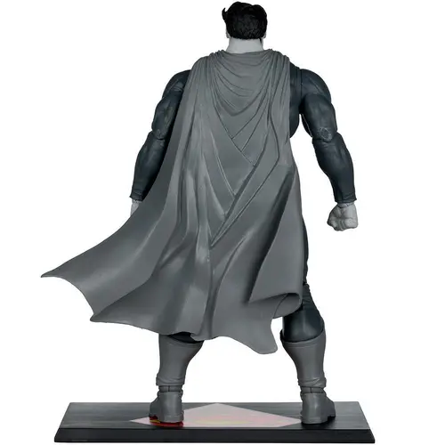 Figurină DC Multiverse Superman (The Dark Knight Returns) Black & White Accent Edition Gold Label 7in - 6