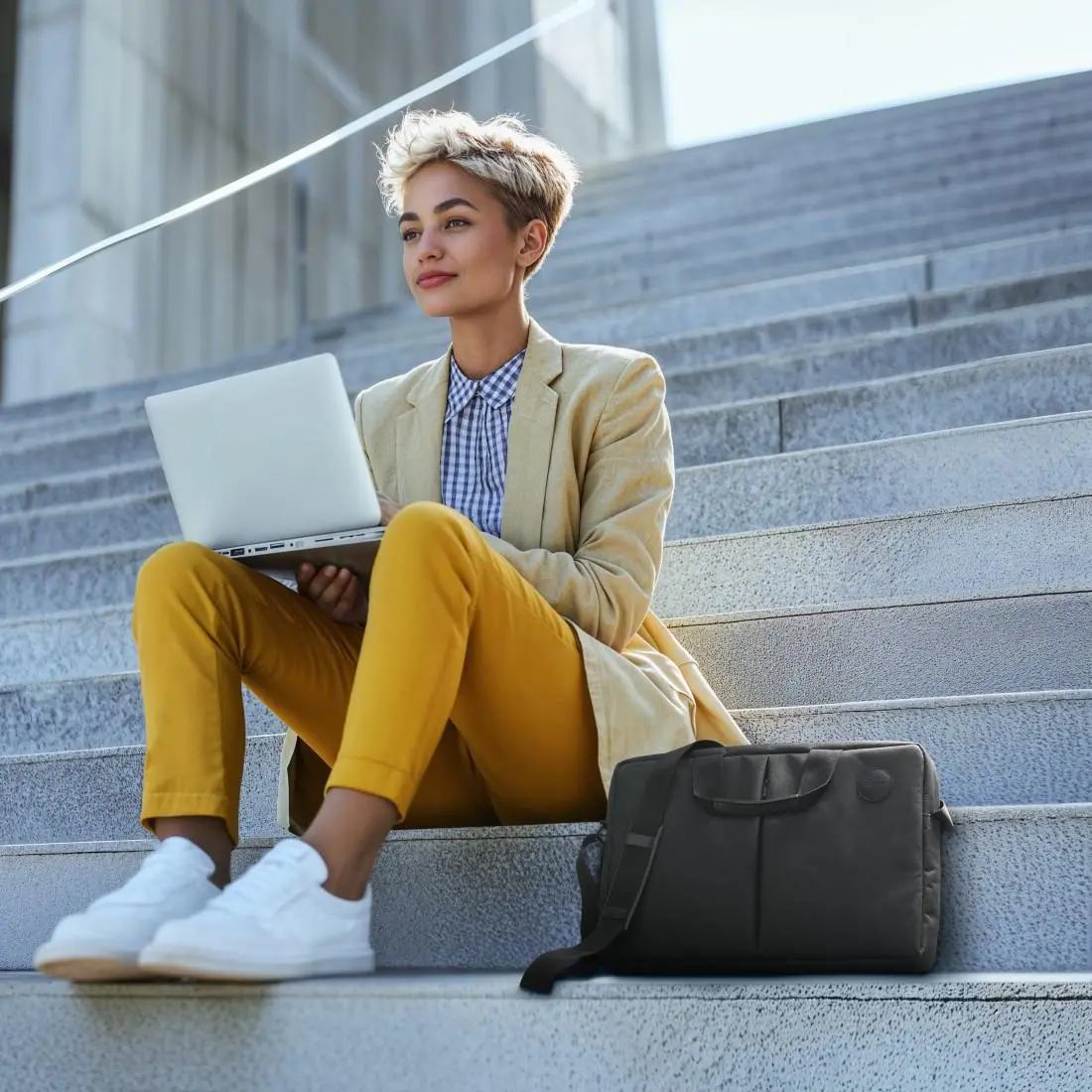Geantă pentru laptop Hama "Genua", până la 40 cm (15.6"), neagră - image 2