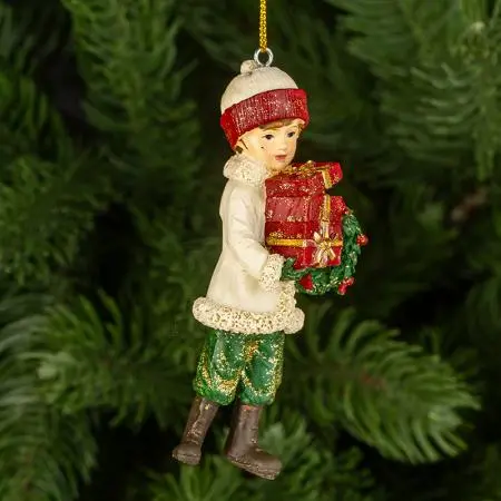 Момче с подарък - image 4