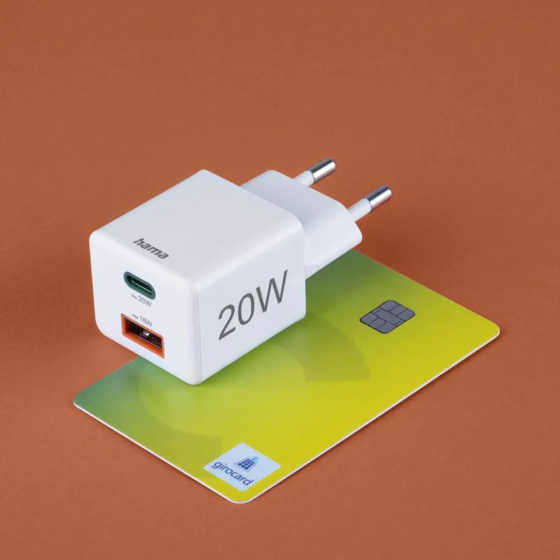 HAMA Бързо мини зарядно 1x USB-C, 1x USB-A, PD, 20 W, бяло - image 9