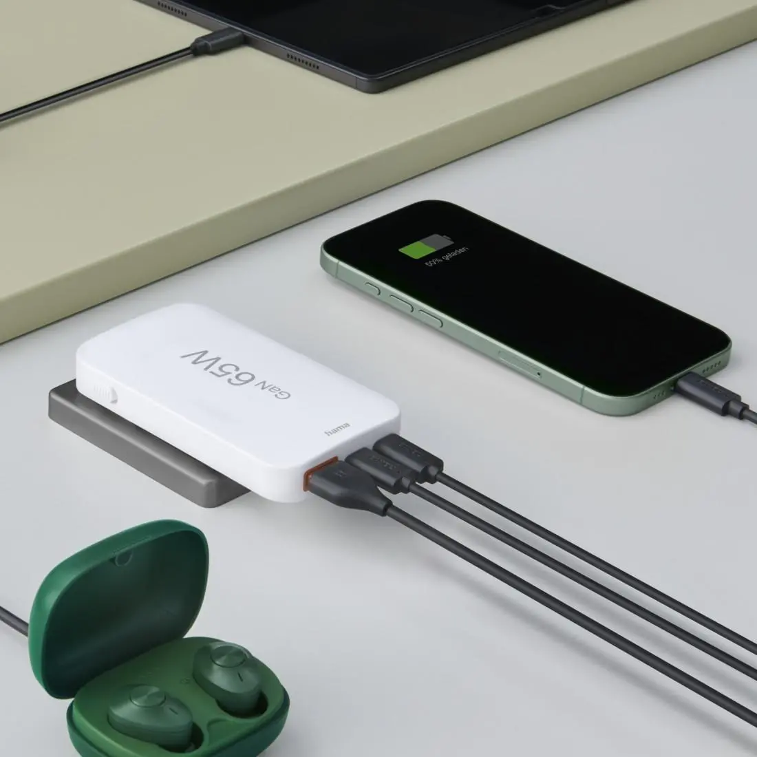 HAMA Бързо мини зарядно, 65W, 2x USB-C, 1x USB-A, PD, плоско, бяло - image 20