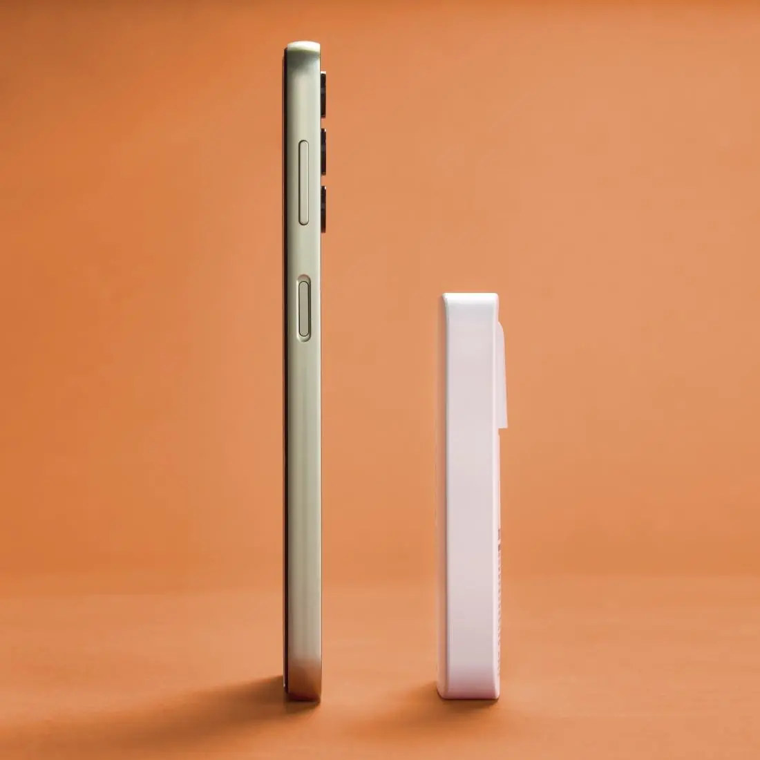 HAMA Бързо мини зарядно, 65W, 2x USB-C, 1x USB-A, PD, плоско, бяло - image 8