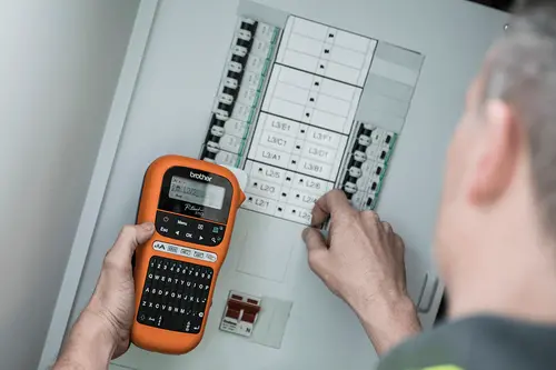 ЕТИКЕТЕН ПРИНТЕР BROTHER P- touch - PTE110VP (PT-E110VP), С КИРИЛИЦА - PN PTE110VPR1 - image 5