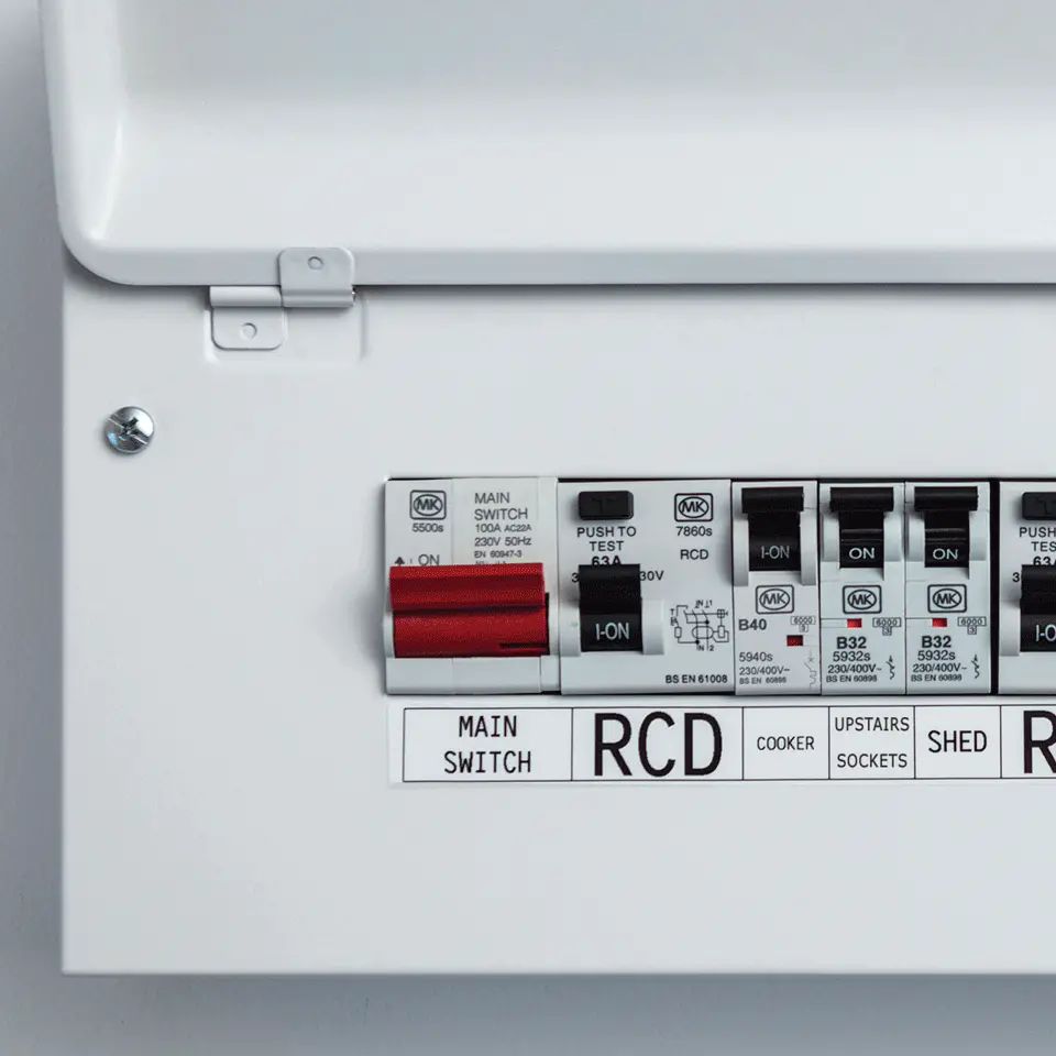 ПРОФЕСИОНАЛЕН ЕТИКЕТЕН ПРИНТЕР BROTHER - PT-E560BTSPQL1 (PTE560BTSPQL1) - комплект - PN PTE560BTSPQL1 (PT-E560BTSPQL1) - image 5