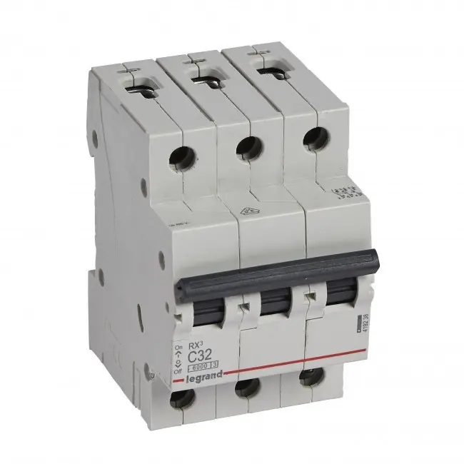 ТРИПОЛЮСЕН АВТОМАТИЧЕН ПРЕКЪСВАЧ RX³-MCB 3P C 32A 6KA LEGRAND