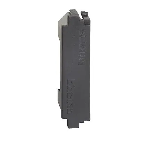 ПРАЗЕН МОДУЛ 1/2 LIVING NOW LEGRAND