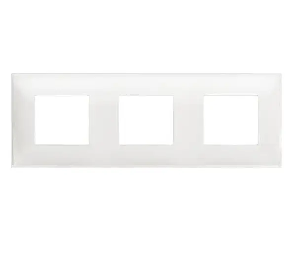 ТРОЙНА РАМКА R4802M3RW CLASSIA LEGRAND - БЯЛ