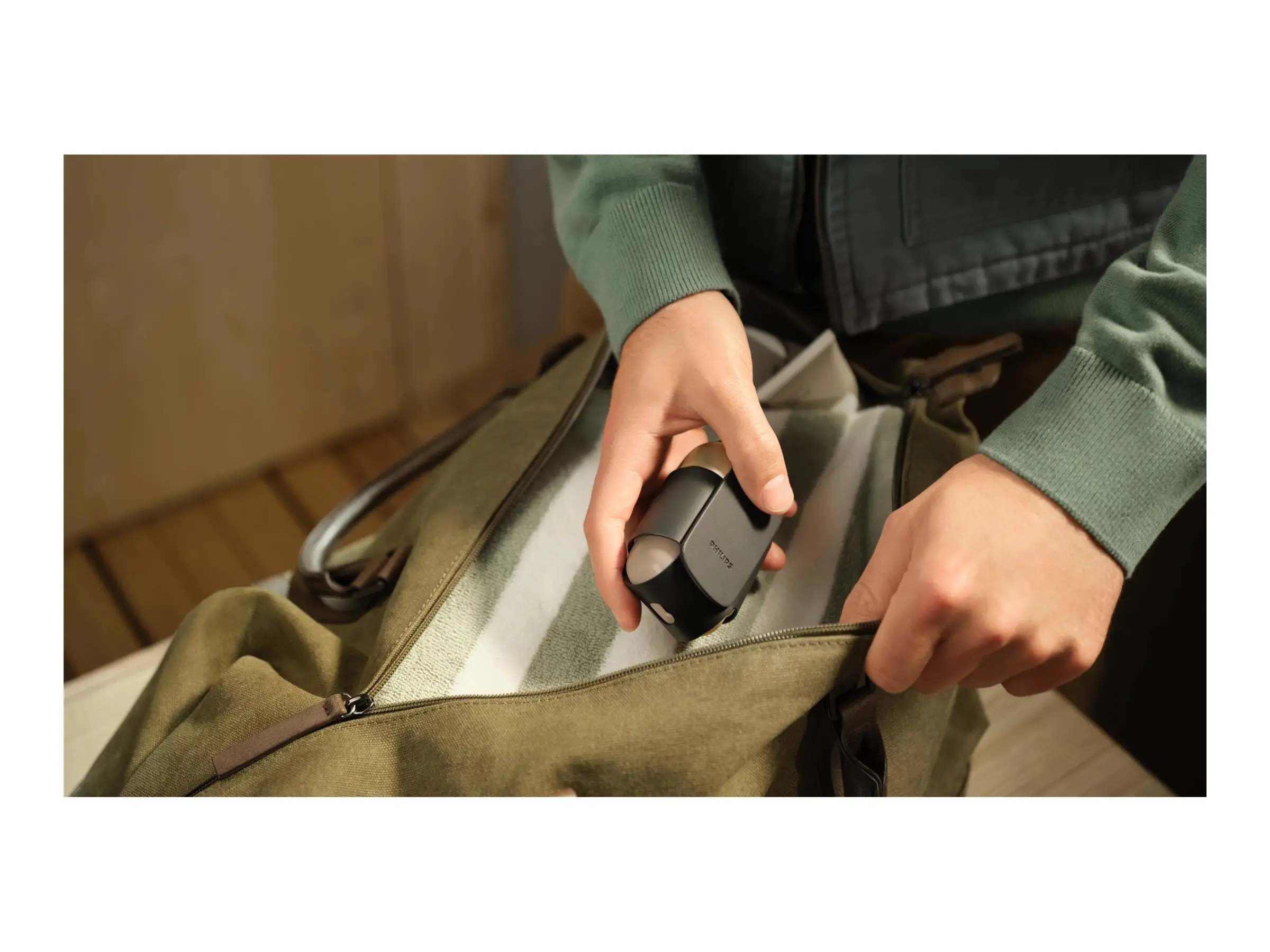 PHILIPS Компактна Електрическа самоpcъсначка series 500 за сухо и мокро бръснене Lift & Cut Ножчета SteelPrecision калъф - image 3