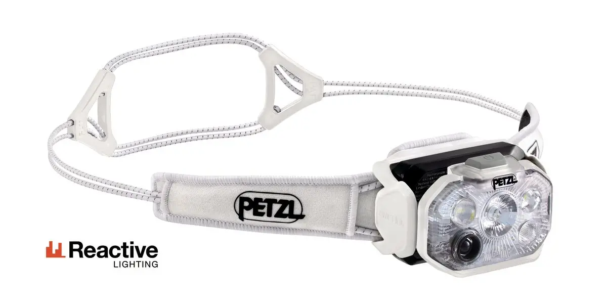 Челник PETZL SWIFT RL 2026, 1200 Лумена, Бял