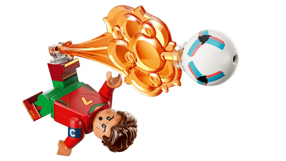 LEGO Editions: Cristiano Ronaldo – CR7 - Football Highlights (43012) - image 2