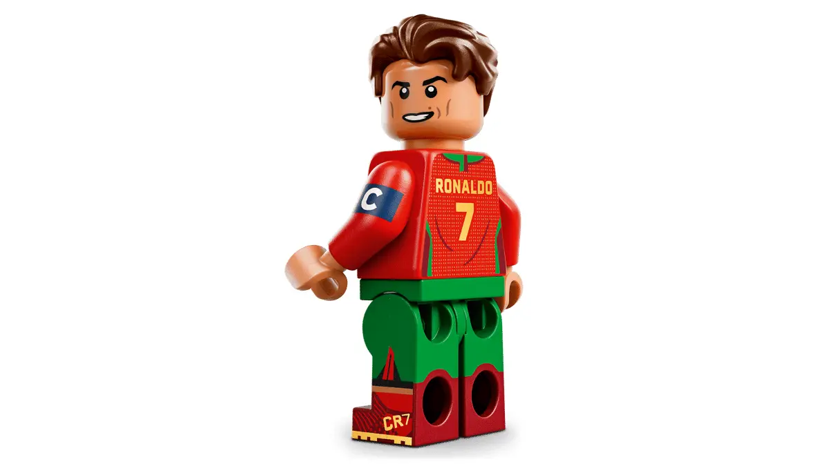 LEGO Editions: Cristiano Ronaldo – CR7 - Football Highlights (43012) - image 4