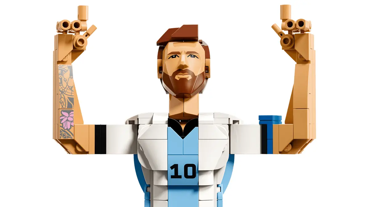 LEGO Football Legend: Lionel Messi – Soccer Legend (43015) - image 2
