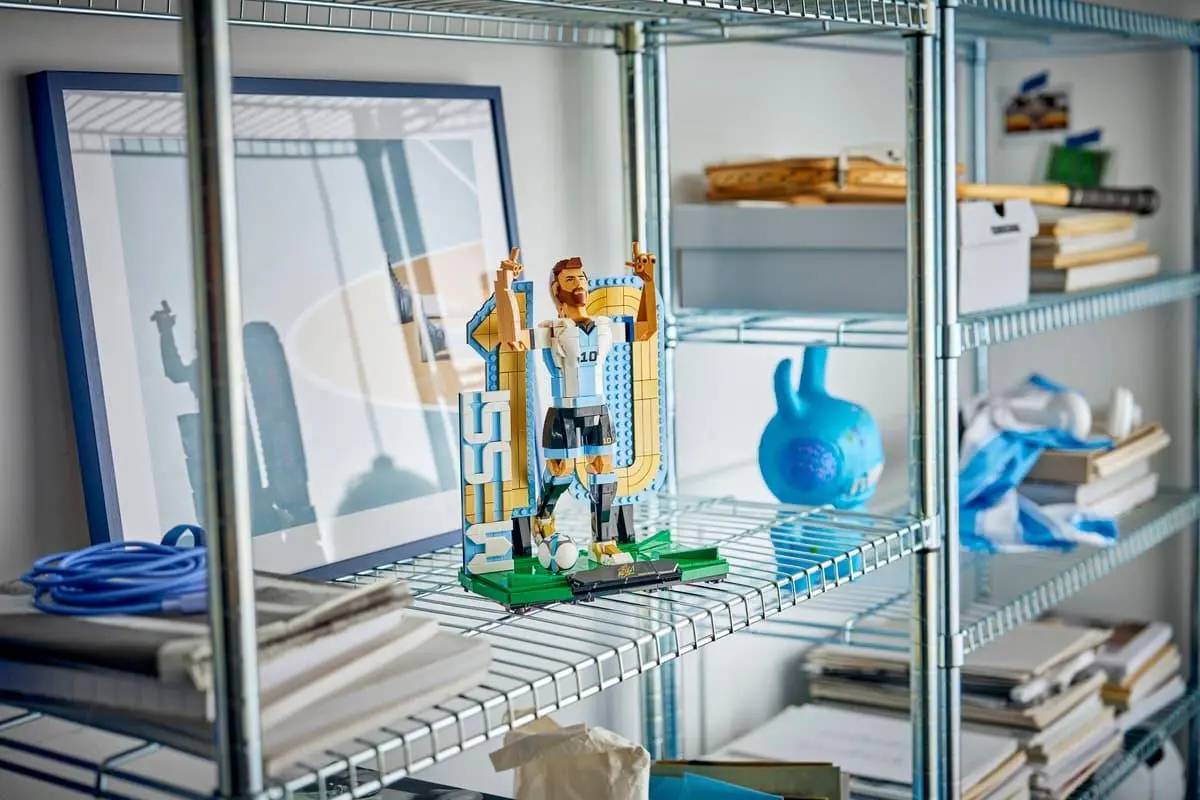 LEGO Football Legend: Lionel Messi – Soccer Legend (43015) - image 4