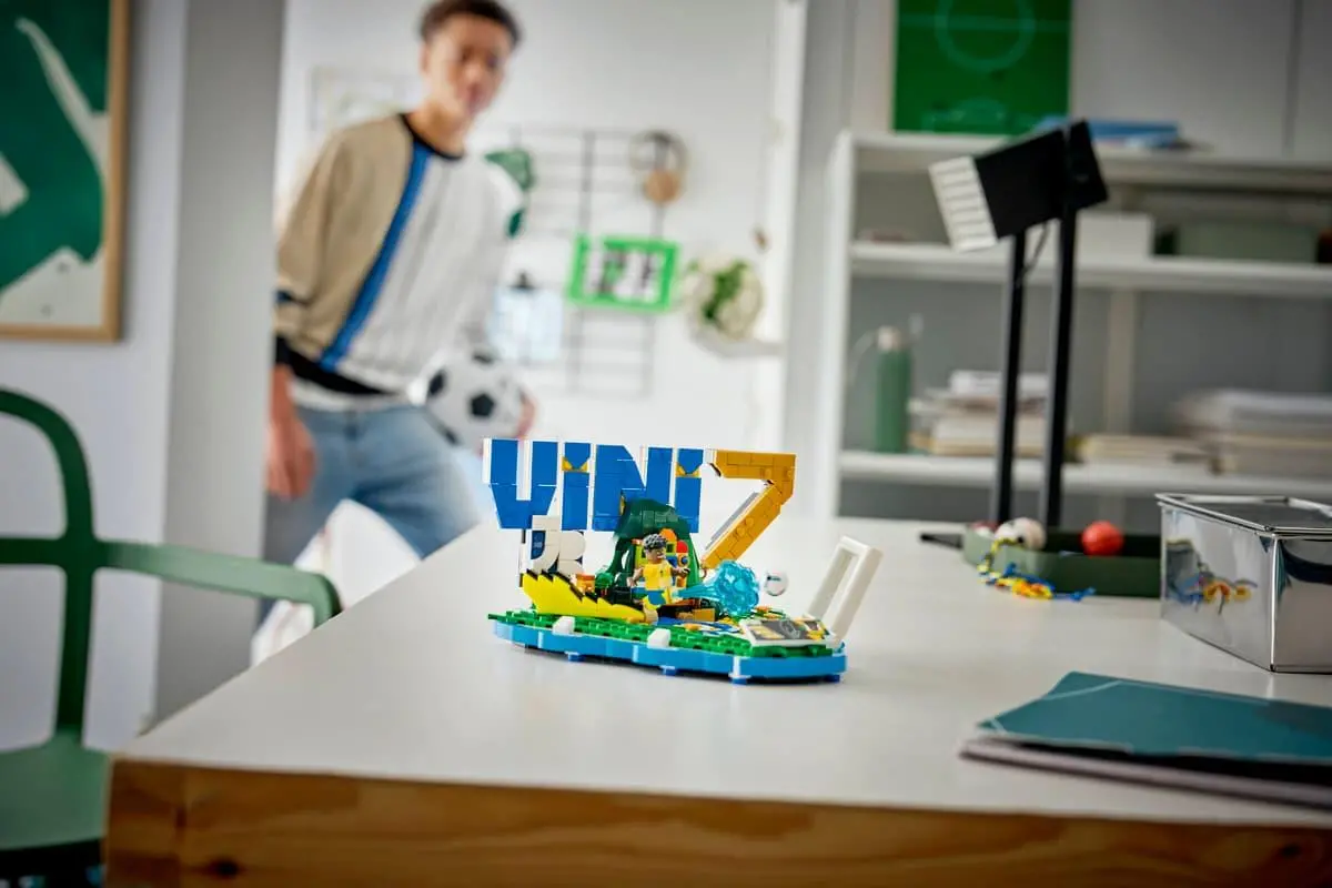 LEGO Editions Football: Vini Jr. – Football Highlights (43027) - image 5
