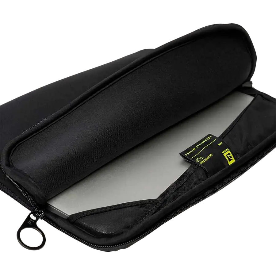 TUCANO TOP SLEEVES FOR MacBook Pro 15 (2016 - 2019)/ MacBook Pro 16 (2019)/MacBook Pro 16 (2021-2023) Laptop 15.6 Black - image 2
