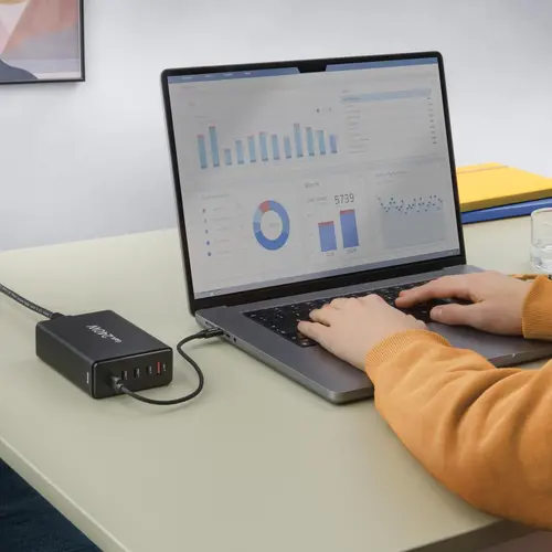 HAMA Зарядна станция 240 W, GaN, Fast Charger, 4 x USB-C, 1 x USB-A, PD - 6