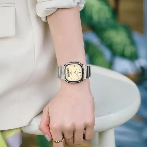 Унисекс часовник Casio - AQ-240E-7A2EF - 2