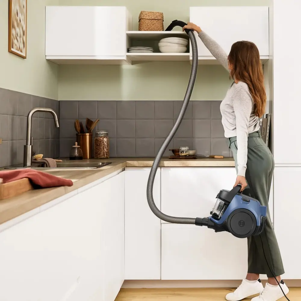 Ηλεκτρική σκούπα, Bosch BGC05LBU2, SER2, Bagless vacuum cleaner Cleann’n, μπλε/μαύρο, 700W, 1 βούρτσα επίπλων και στόμιο για γωνίες, 76 db(A), 1,5 - image 2