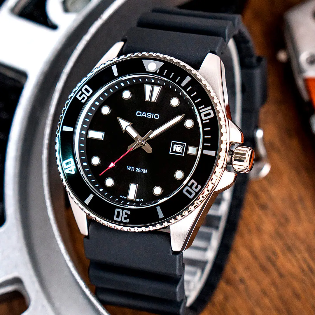 Мъжки аналогов часовник Casio Diving - MDV-107-1A1VEF - image 1