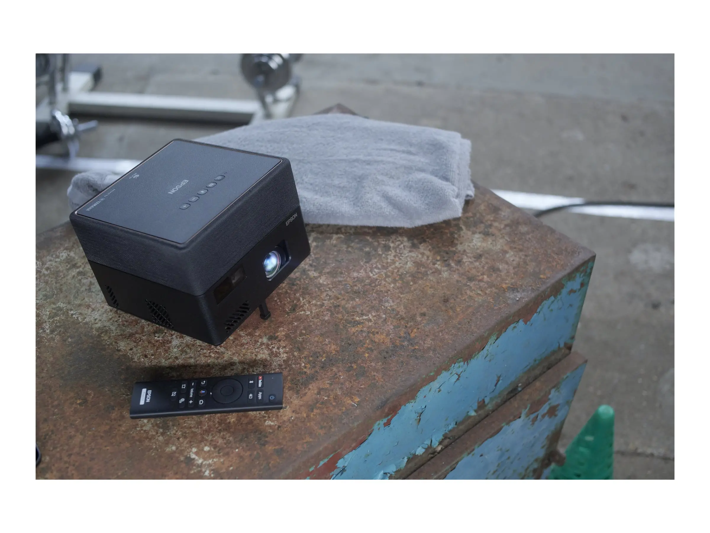 Мултимедиен проектор, Epson EF-12, Portable Laser Android TV Edition, Full HD (1920 x 1080), 16:9, 1000 ANSI lumens, 2500000:1, 2xHDMI, Bluetooth, Android TV, Chromecast, 2x5 W Yamaha sound, 30-150", 2.1 kg, Black - image 10