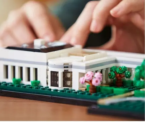 LEGO Architecture - The White House - 21054 - image 4