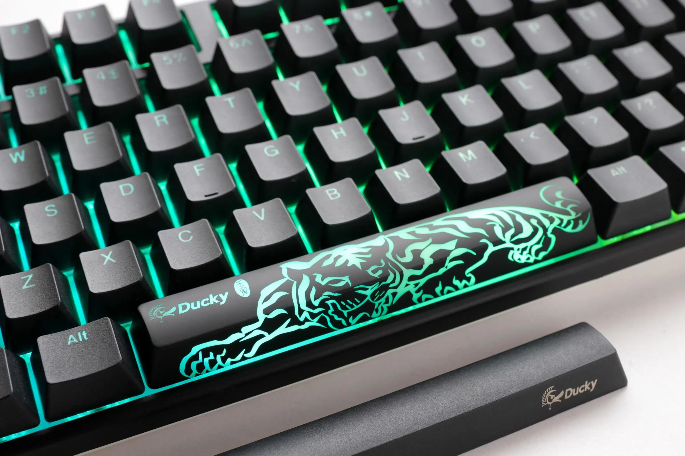 Геймърскa механична клавиатура Ducky One 3 Classic TKL Hotswap Cherry MX Silver, RGB, PBT Keycaps - image 1