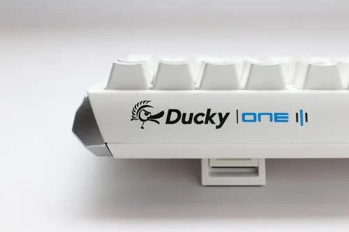 Геймърскa механична клавиатура Ducky One 3 Pure White TKL Hotswap Cherry MX Blue, RGB, PBT Keycaps - image 4