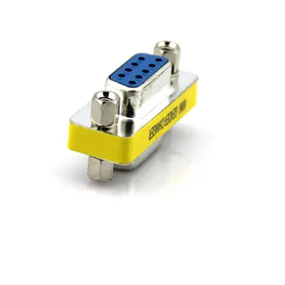 VCom Adaptor Serial DB9 F / F - CA085 - 2