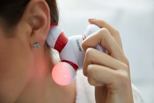 Масажор, Beurer MG 16 mini massager; Vibration massage; Use for back, neck, arms and legs; LED light; red - image 3
