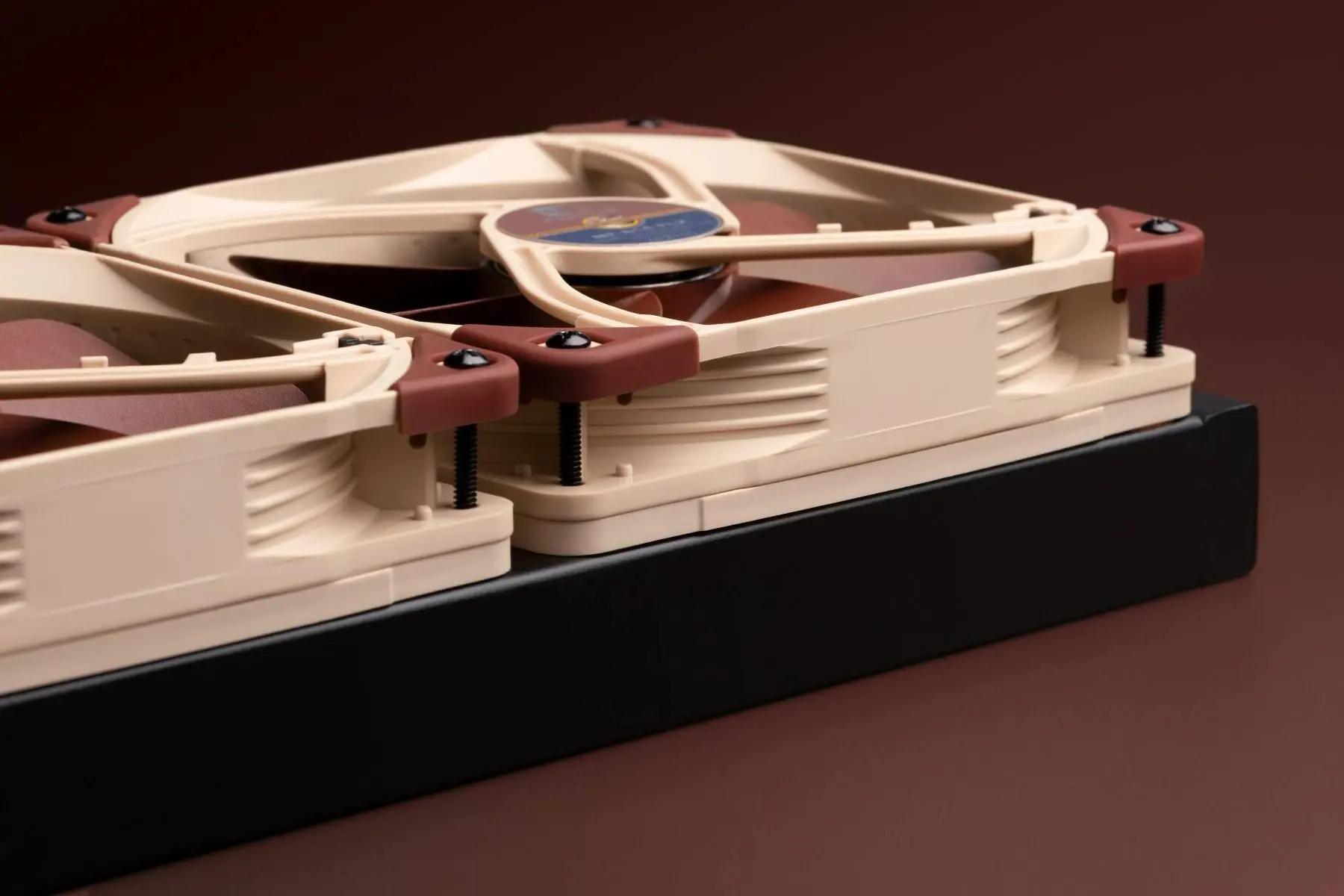 Noctua σετ αποστατών ανεμιστήρα Inlet Side Spacers - συσκευασία 2 τεμ. για ανεμιστήρες 140x25 mm - NA-IS1-14-Sx2 - image 3