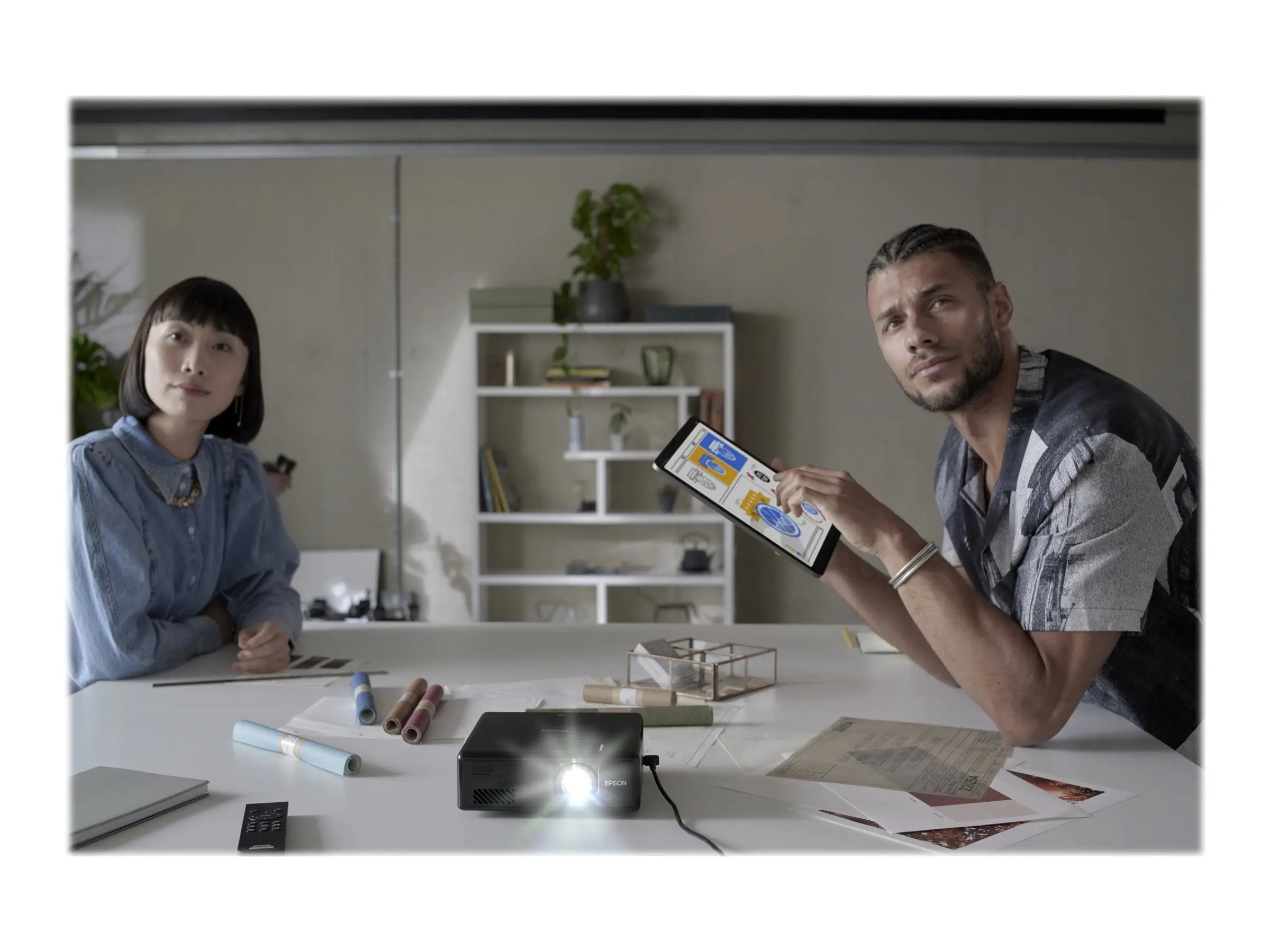 Мултимедиен проектор, Epson EF-11, Portable Laser, Full HD (1920 x 1080), 16:9 , 1000 ANSI lumens, 2500000:1, 1xHDMI, Bluetooth, Miracast, 1x2 W, 30-150", 1.2 kg, Black - image 5