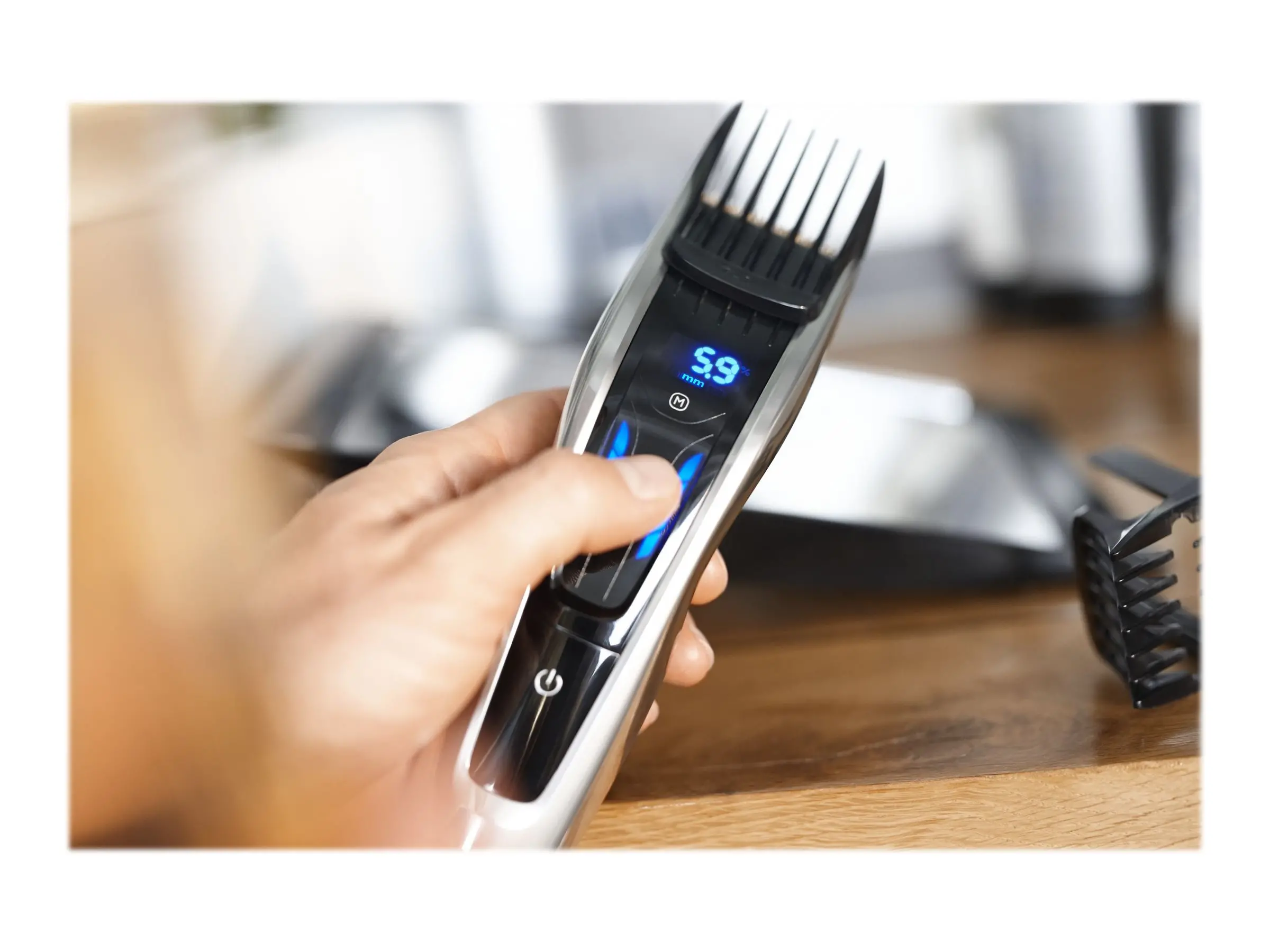 PHILIPS Машинка за подстригване Series 9000 Titanium Blades - image 15