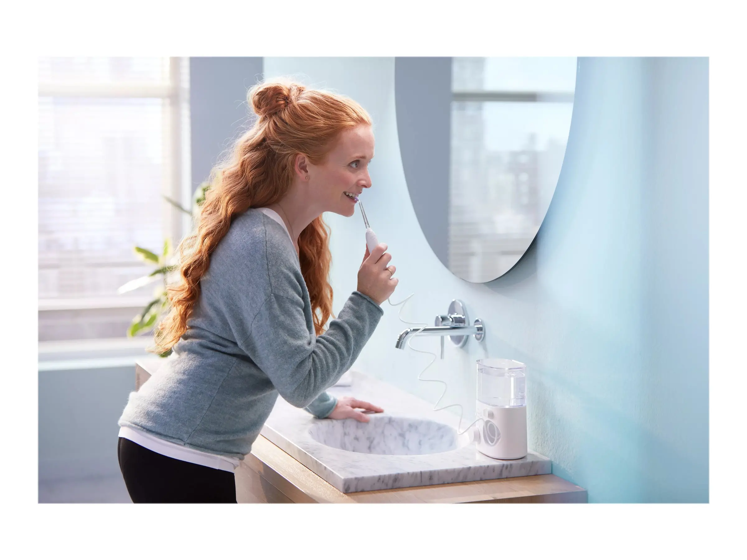 PHILIPS Cordless Power Flosser 7000 Tehnologie Quad Stream 4 moduri de curățare cu irigator bucal 10 niveluri de intensitate - image 2