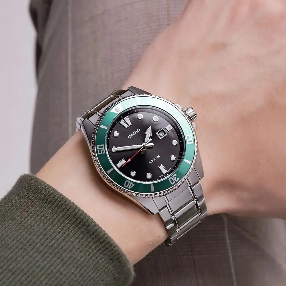 Мъжки аналогов часовник Casio Diving - MDV-107D-3AVEF - image 1