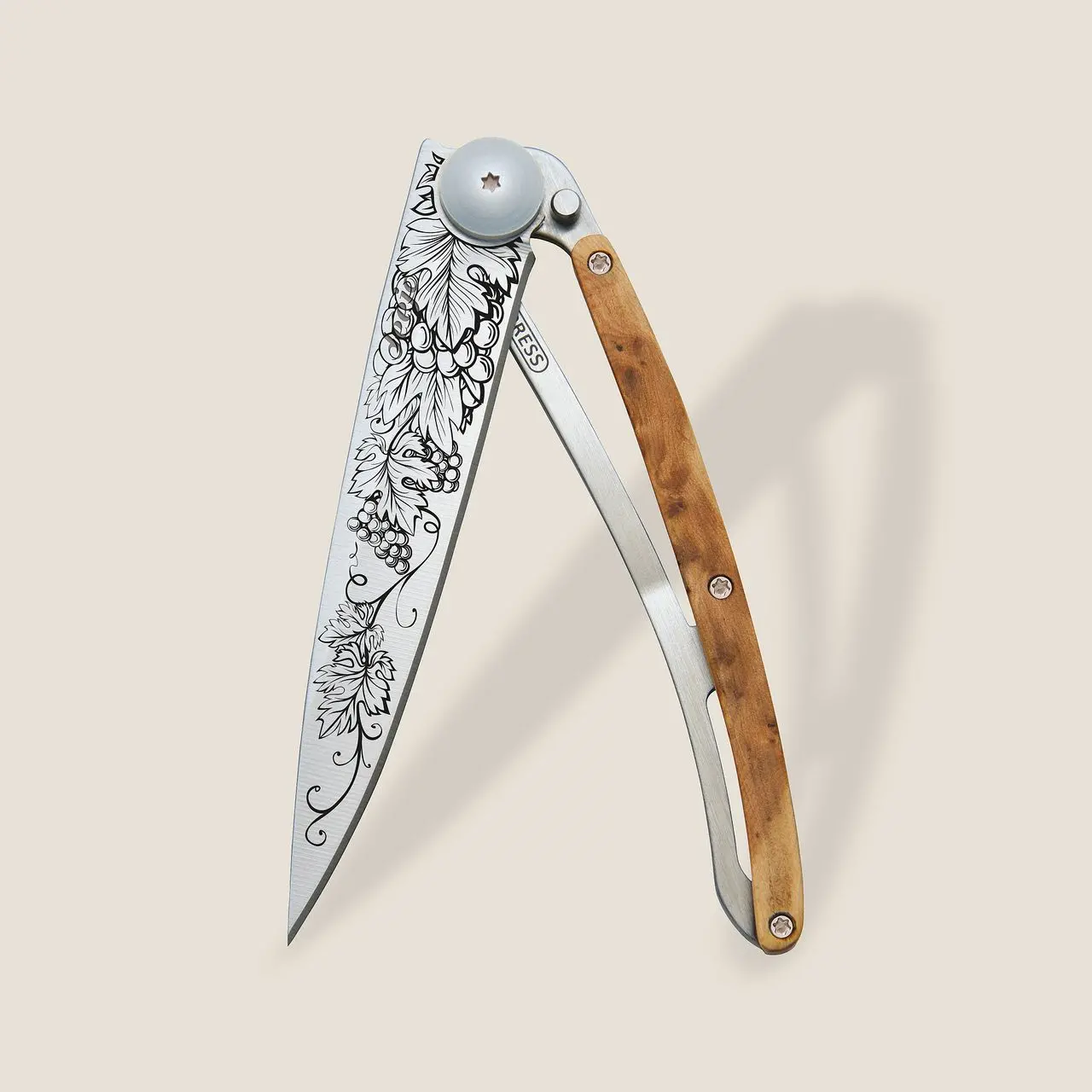 Джобен нож Deejo 37g, Juniper wood / Grand Cru