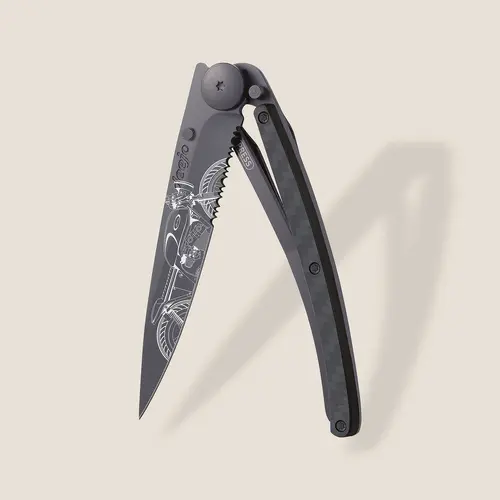 Джобен нож Deejo Serrated 37g, Carbon Fiber / Café Racer