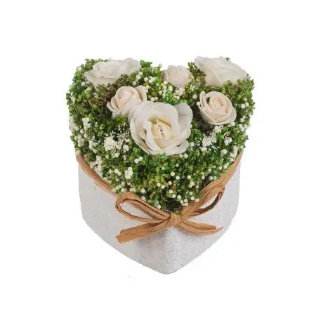 Аранжировка микс рози - крeмаво бяло