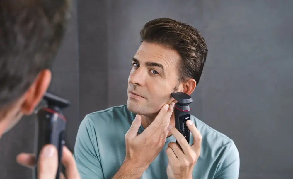 Машинка за бръснене, Beurer MN8X rotary shaver, 360° flexible shaver head, Magnetic fixation, LED display, Waterproof (IPX7), Quick-charge function (10 min OT; 5 min CT), Incl. charger and storage station, protective cap and cleaning brush - image 5