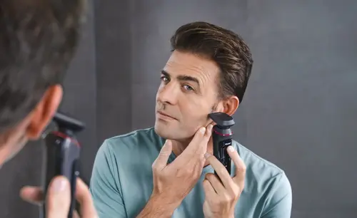Машинка за бръснене, Beurer MN8X rotary shaver, 360° flexible shaver head, Magnetic fixation, LED display, Waterproof (IPX7), Quick-charge function  (10 min OT; 5 min CT), Incl. charger and storage station, protective cap and cleaning brush - image 5