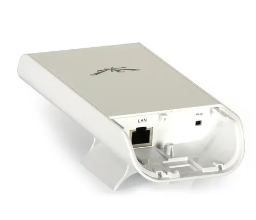 Точка за достъп Ubiquiti LocoM5, 5GHz, MIMO, 13dBi, CPE, 1x10/100 Ethernet Port - image 1