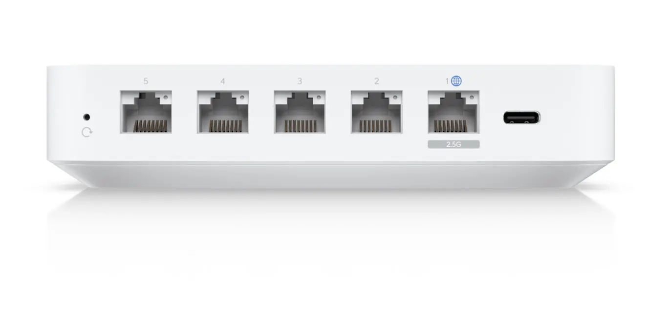 Защитна стена Ubiquiti UCG-Ultra, UniFi, 4xGbE RJ45, 1x 2.5GbE RJ45 Wan - image 2