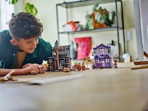 LEGO Harry Potter - Ollivanders аnd Madam Malkin's Robes, 76439 - image 5