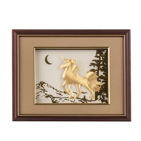 Златна репродукция еднорог