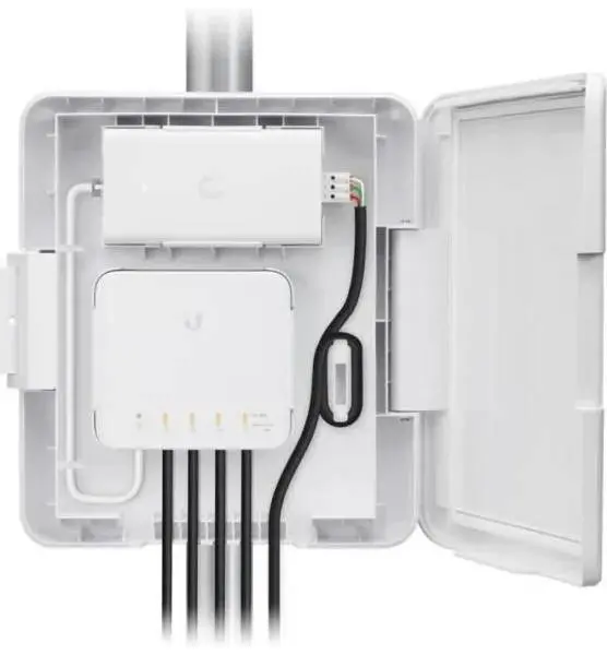 Cutie Ubiquiti USW-Flex-Utility, adaptor PoE 60W, pentru montarea în exterior a USW-Flex - image 1