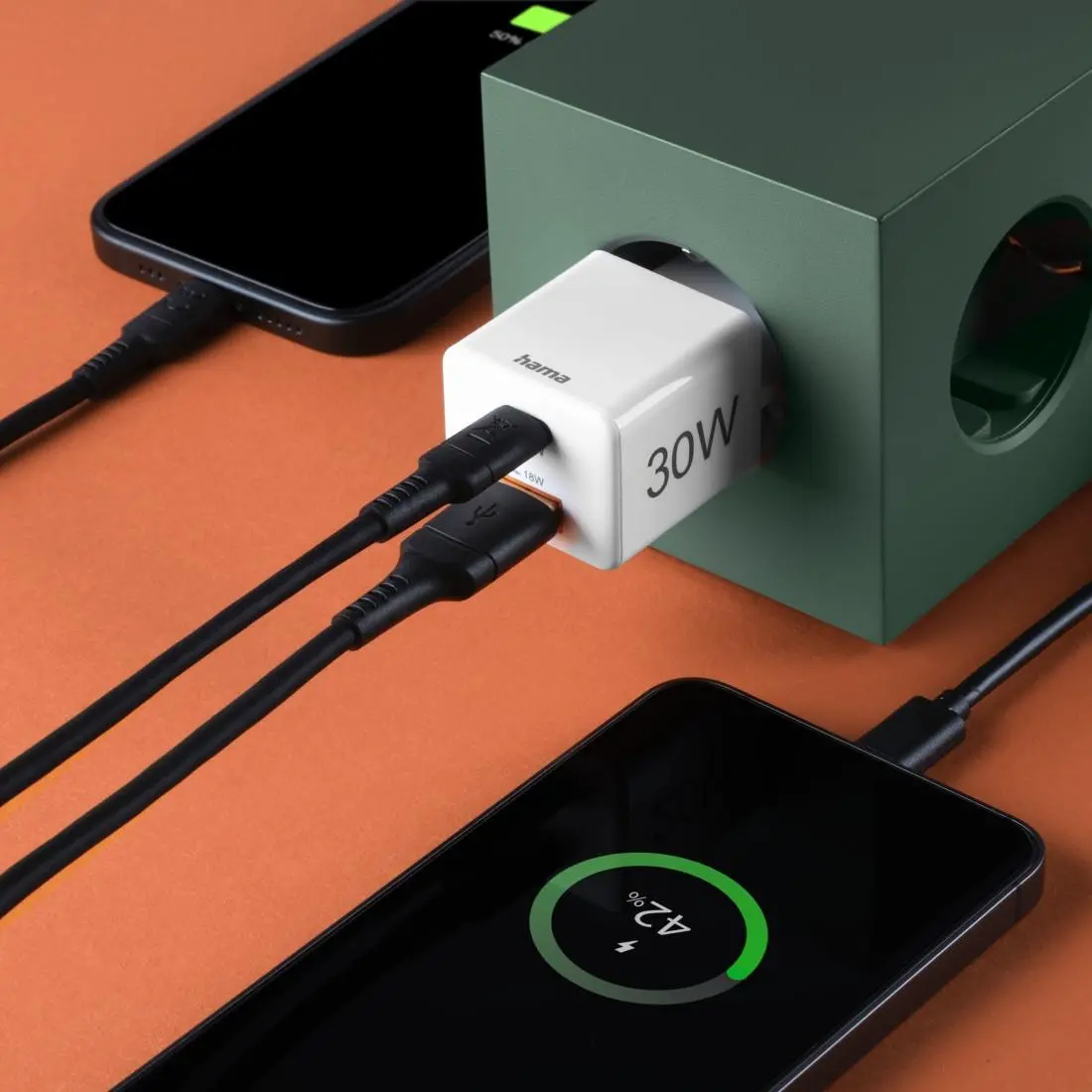HAMA Бързо мини Gan зарядно, 30 W, 1x USB-C, 1x USB-A, PD, бял - image 7